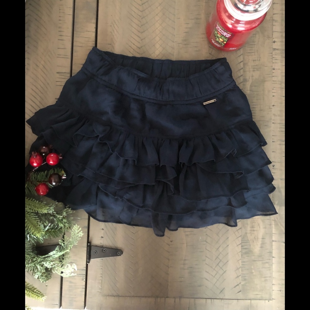Abercrombie and Fitch ruffled navy skirt